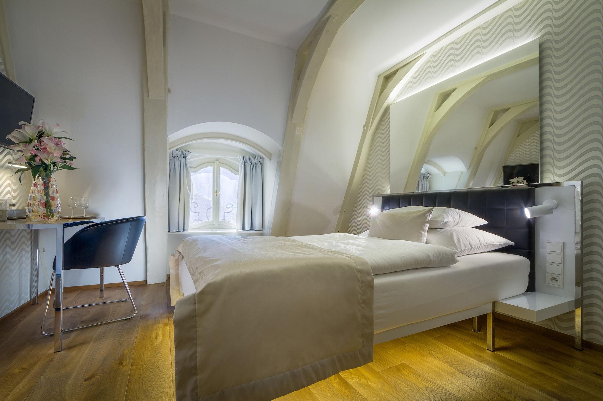 Golden Star Prag