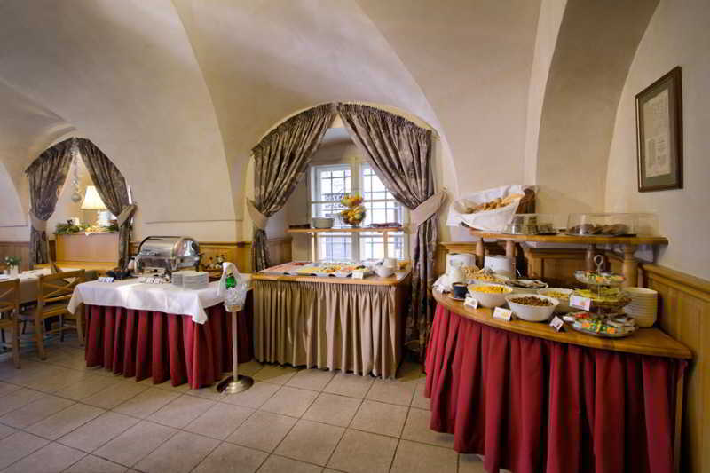 Golden Star Hotel